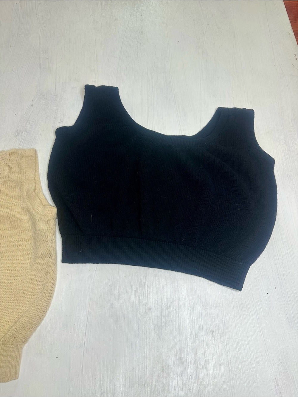Vintage St John Sportswear Knit Tank Bundle Black And Beige Crop Tops USA Size L - Picture 3 of 14